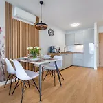 Flowers Z Parkingiem Perlowa Przystan - Apartman Kołobrzeg