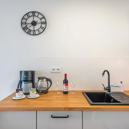 Flowers Z Parkingiem Perlowa Przystan - Apartment *