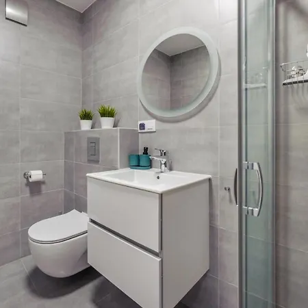 Flowers Z Parkingiem Perlowa Przystan - Kołobrzeg